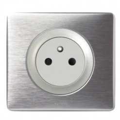 Legrand Céliane – Prise 2P+T Surface Affleurante – Ensemble Aluminium Complet à Griffes