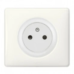Legrand Céliane – Prise 2P+T Surface Affleurante – Ensemble Blanc Complet